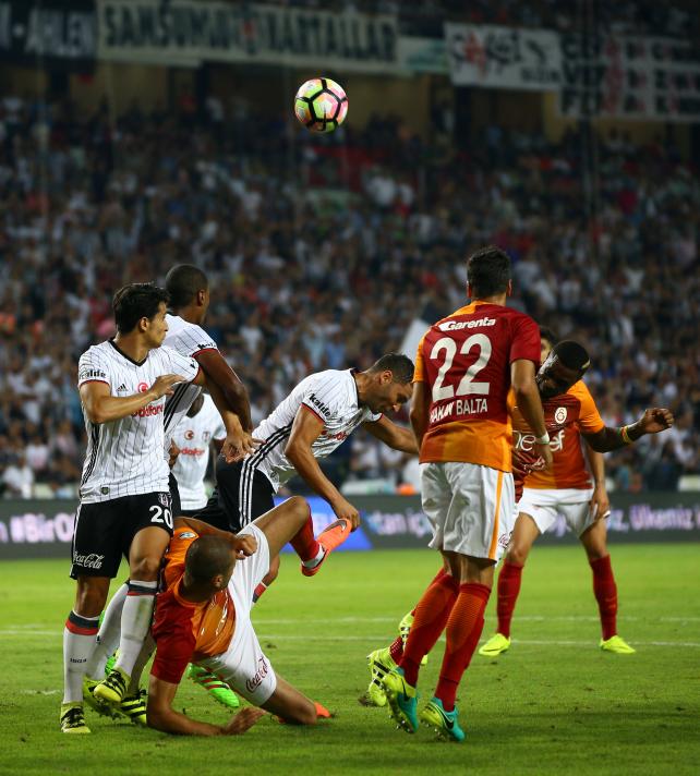 Бешикташ галатасарай. Галатасарай Бешикташ. Galatasaray Besiktas. Besiktas Galatasaray 2021.